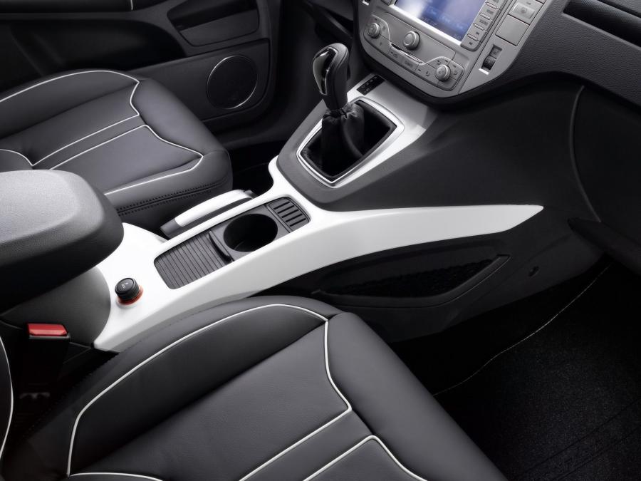 Ford Kuga Individual 2008 года  (фото 3 из 22)